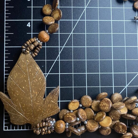 Vintage Lot of 3 Boho Natural Necklaces Shell Wood Seed Coconut Leaf Pendant - Picture 6 of 15